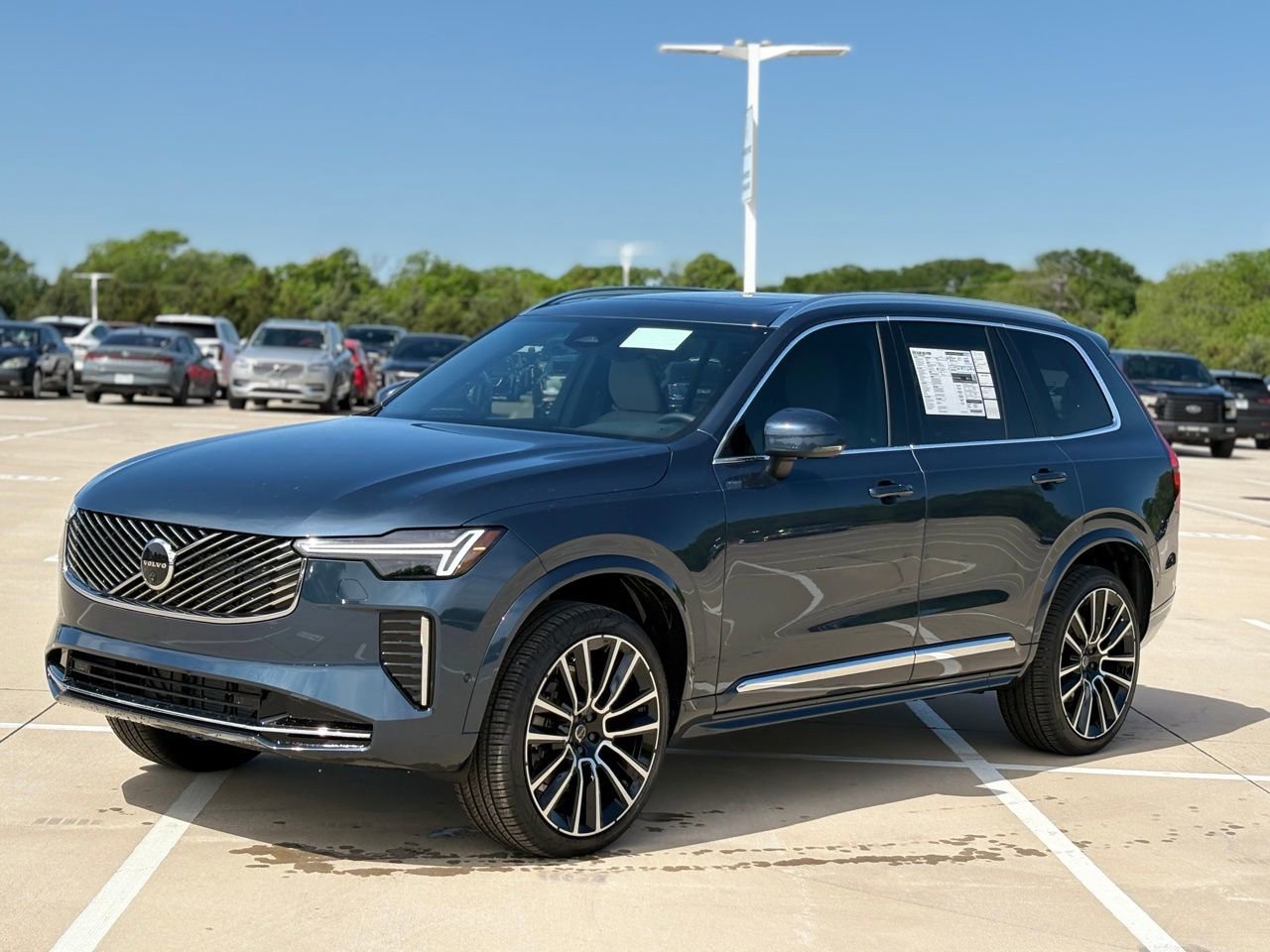 New 2026 Volvo XC90 B6 Plus w/ Protection Package Premier image 3