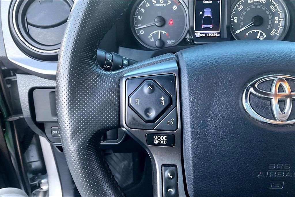 Used 2017 Toyota Tacoma TRD Off-Road w/ Tow Package (A/T) image 12