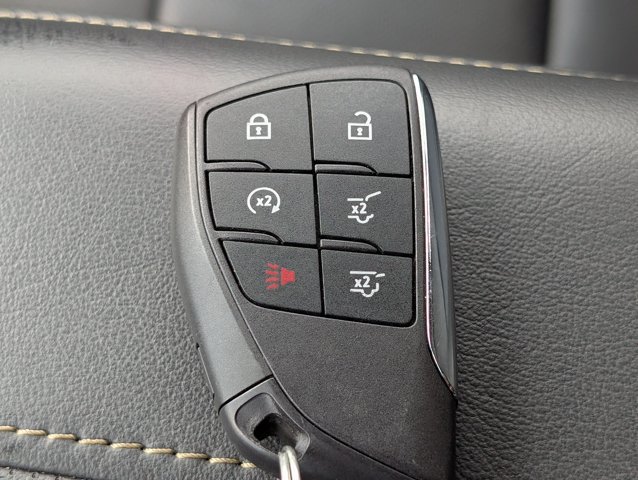 Used 2023 GMC Yukon XL SLT RWD image 33