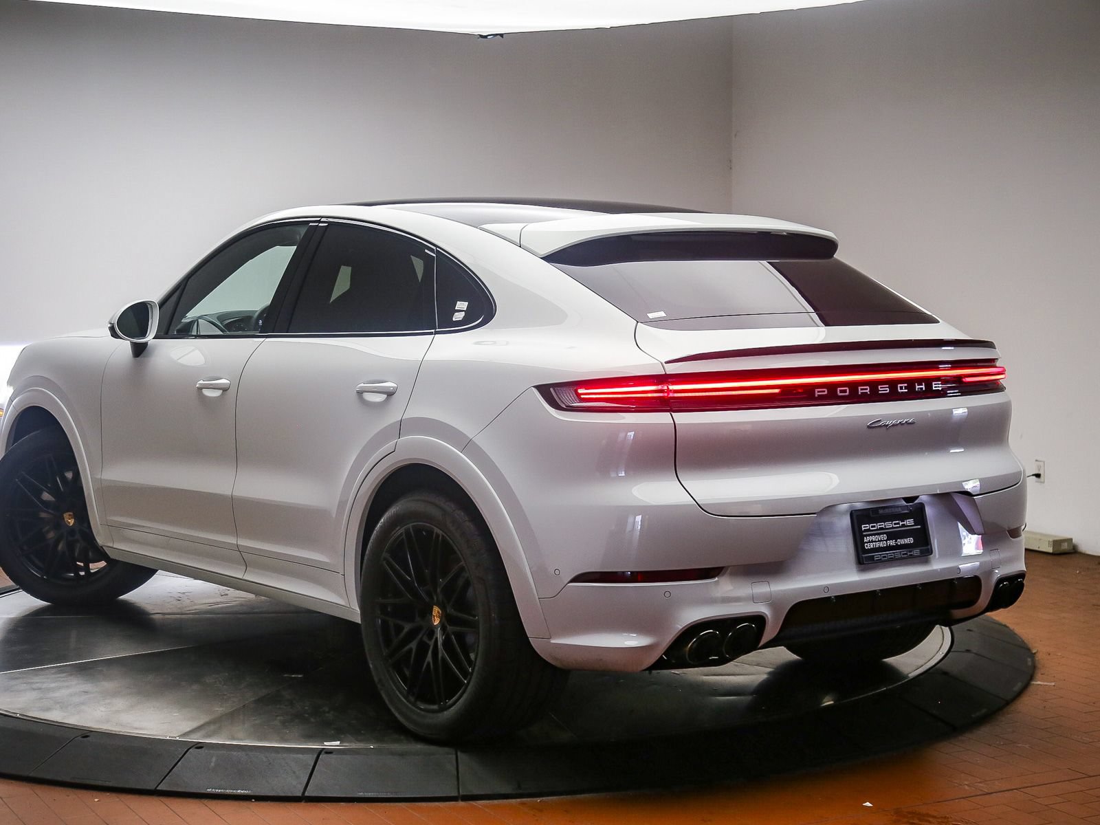Certified 2026 Porsche Cayenne Coupe AWD/4WD image 6