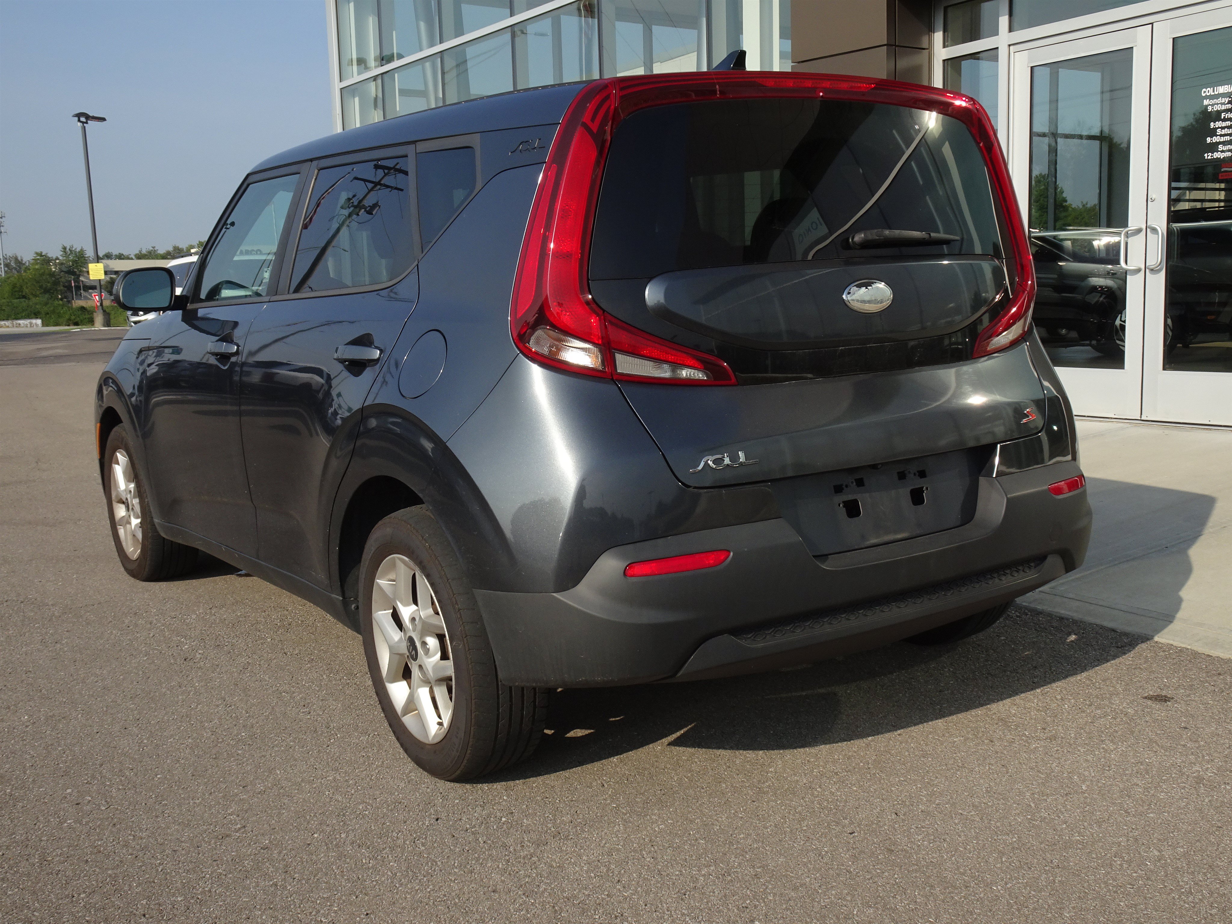 Used 2020 Kia Soul S FWD image 3