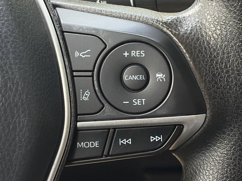 Used 2022 Toyota Camry LE FWD image 13