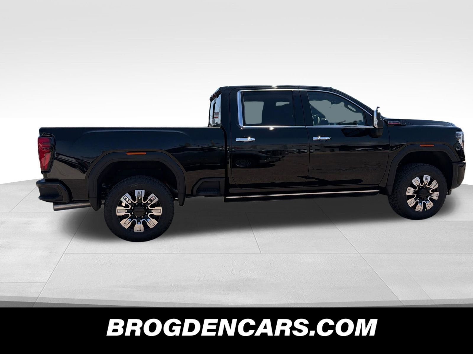 New 2026 GMC Sierra 2500 Denali w/ LPO, Black Badging Package AWD/4WD image 2
