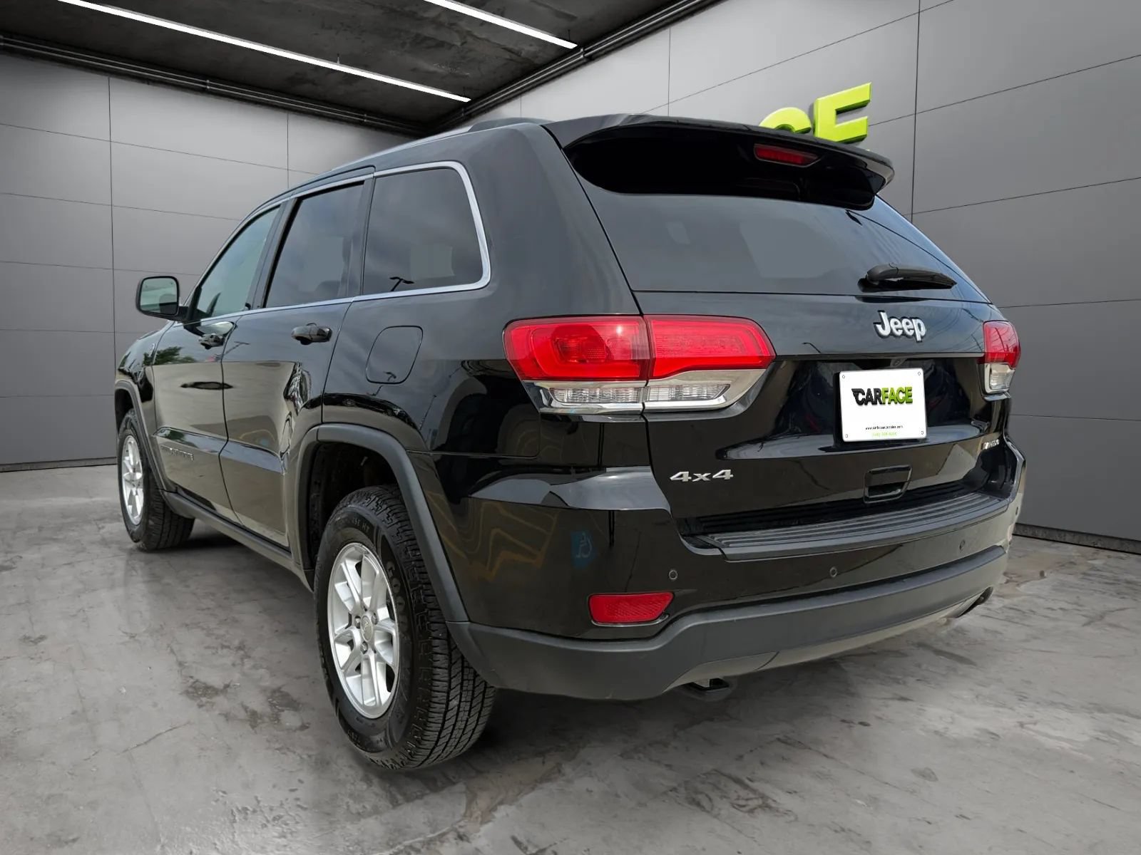 Used 2019 Jeep Grand Cherokee Laredo AWD/4WD image 8