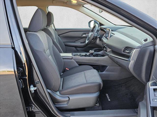 Used 2025 Nissan Rogue SV image 20
