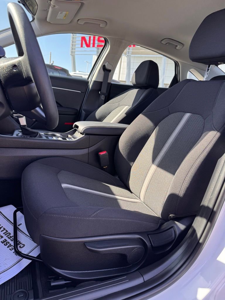 Used 2025 Hyundai Sonata SE image 9