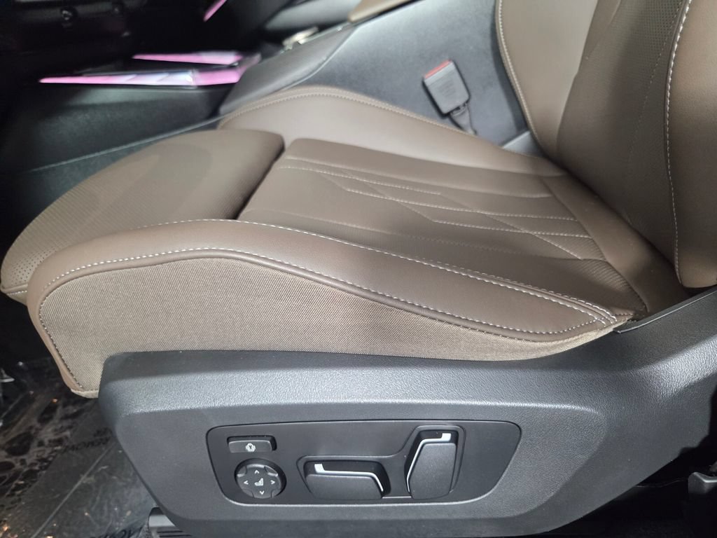 Used 2025 BMW X3 xDrive30i w/ Premium Package AWD/4WD image 12