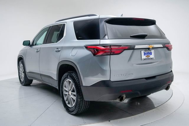 Used 2023 Chevrolet Traverse LT image 3