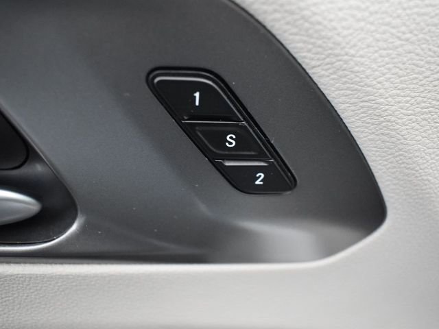 Used 2024 Chrysler Pacifica Select image 14