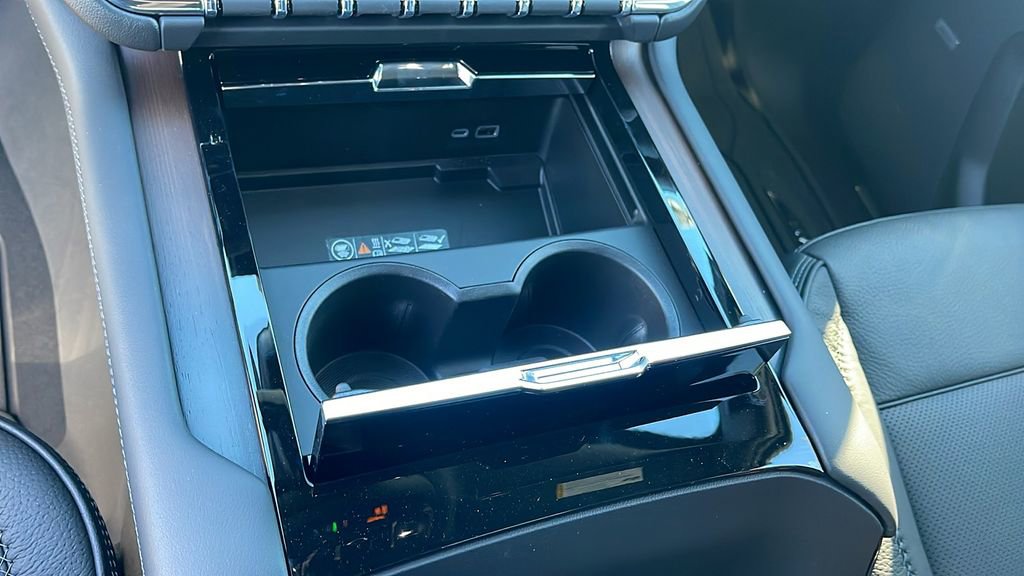 New 2026 GMC Yukon Denali w/ Sun & Power Step Package AWD/4WD image 21