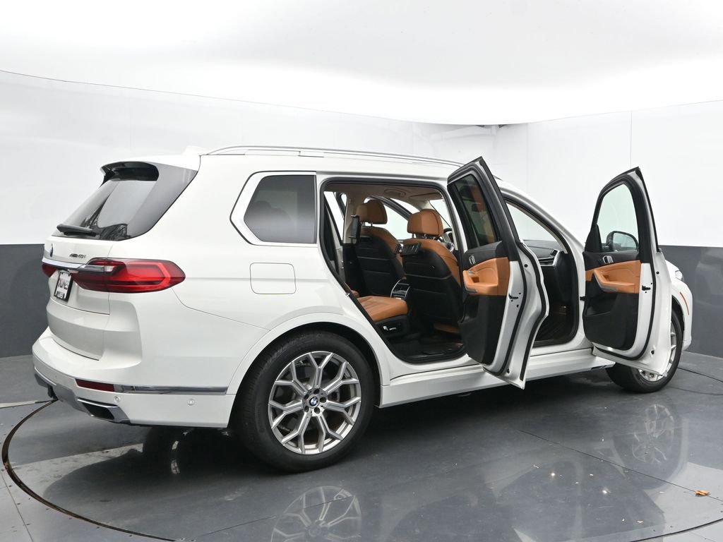 Used 2022 BMW X7 xDrive40i w/ Executive Package image 57