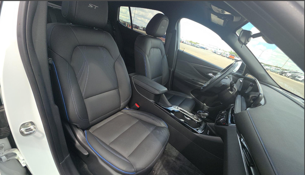 Used 2024 Buick Envista Sport Touring w/ Convenience I Package FWD image 8