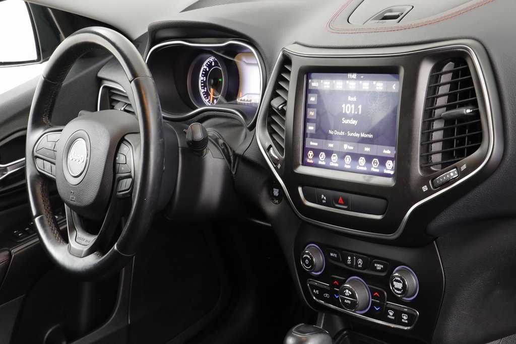 Used 2019 Jeep Cherokee Trailhawk w/ Cold Weather Group image 21