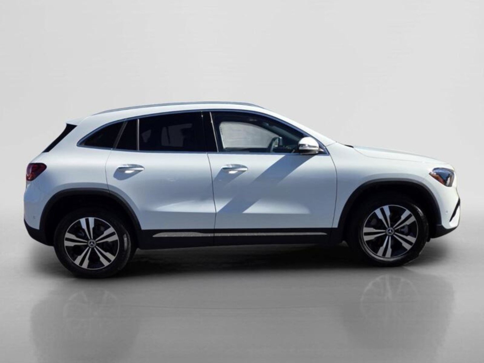Certified 2026 Mercedes-Benz GLA 250 w/ Exclusive Package image 6