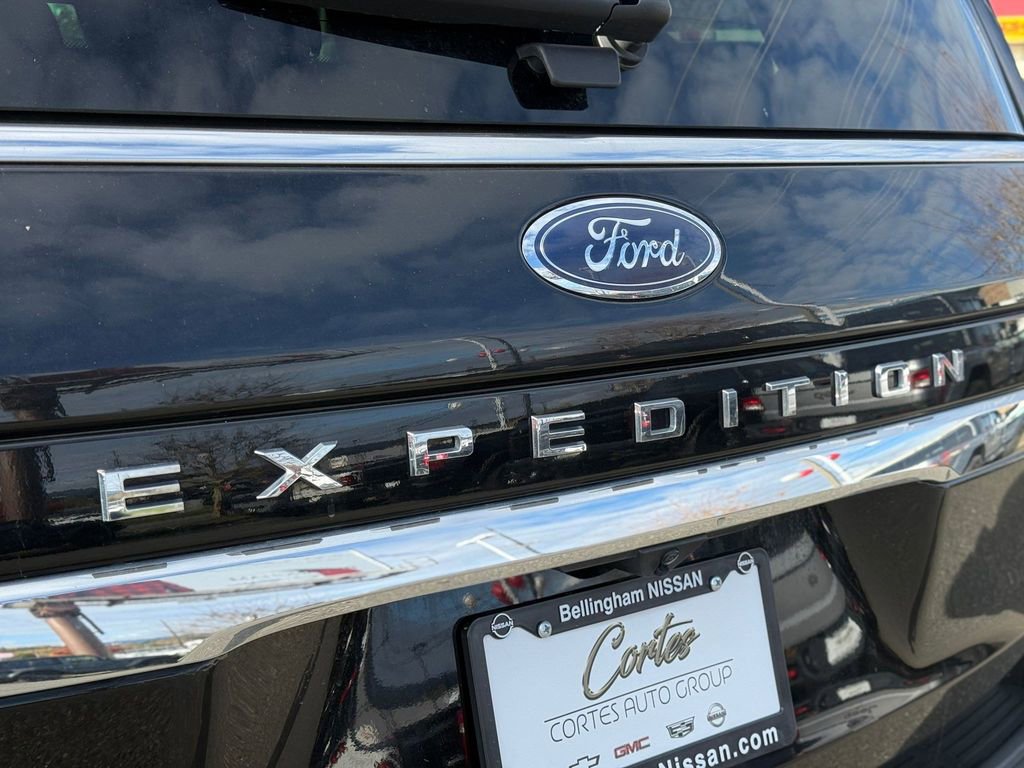 Used 2022 Ford Expedition Limited image 11
