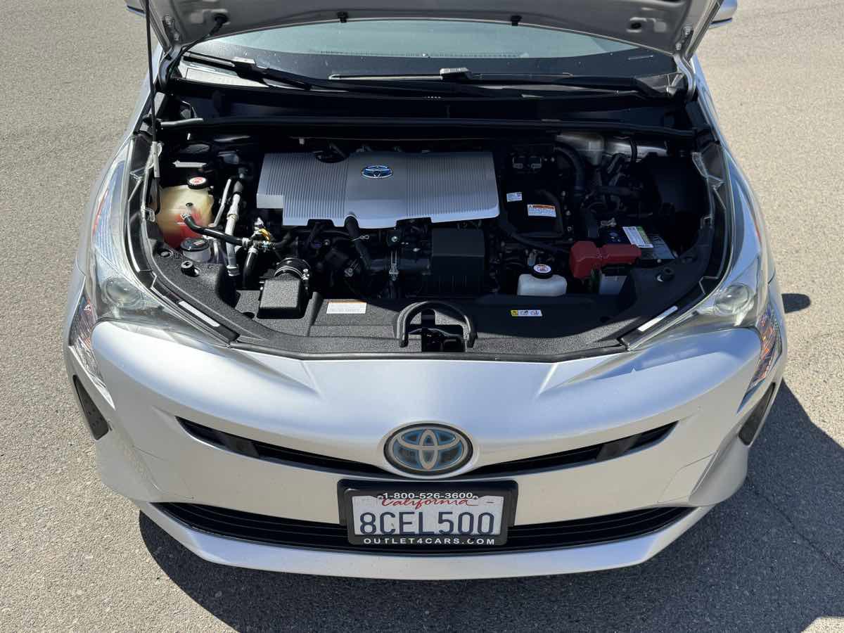 Used 2017 Toyota Prius Two w/ Prius Two Safety Plus Package FWD image 39