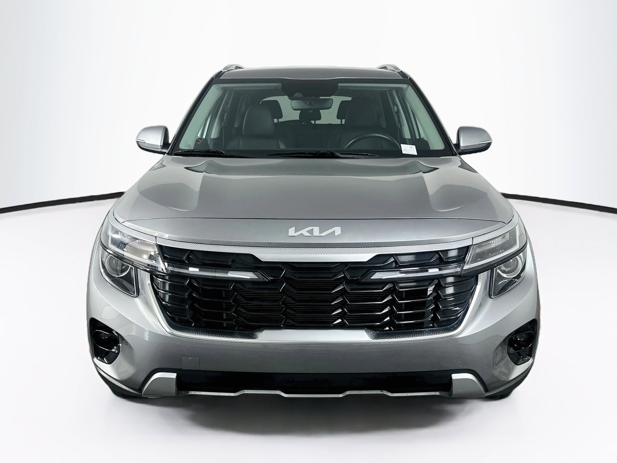 Used 2026 Kia Seltos EX FWD image 2