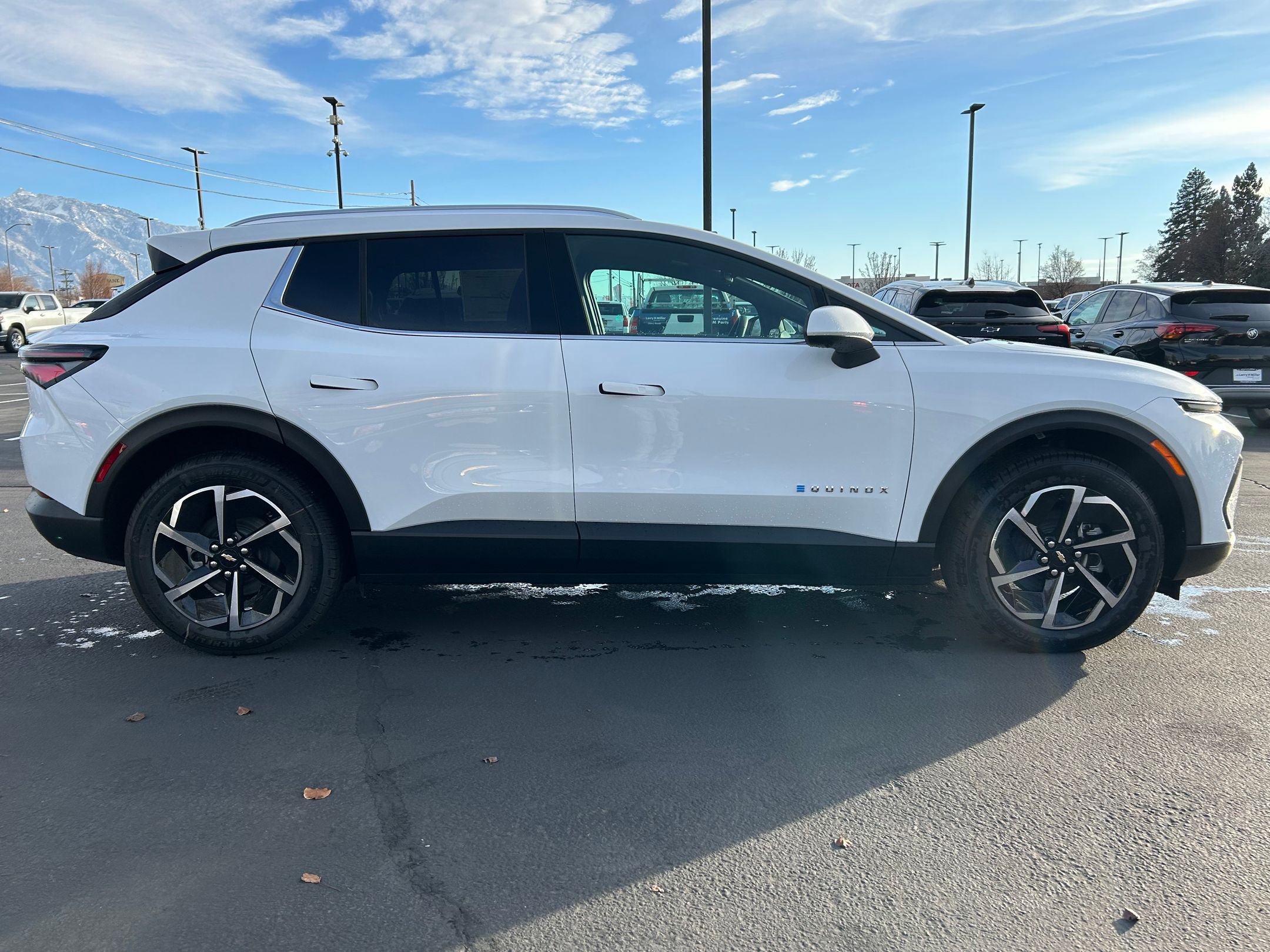 New 2026 Chevrolet Equinox EV LT AWD/4WD image 6