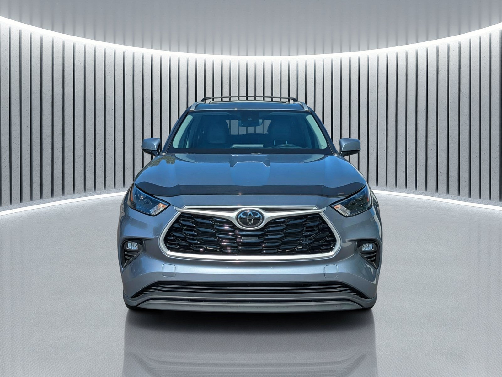 Used 2023 Toyota Highlander XLE FWD image 12