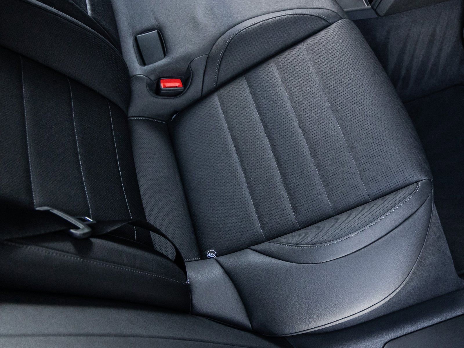 New 2026 Porsche Panamera 4 AWD/4WD image 40