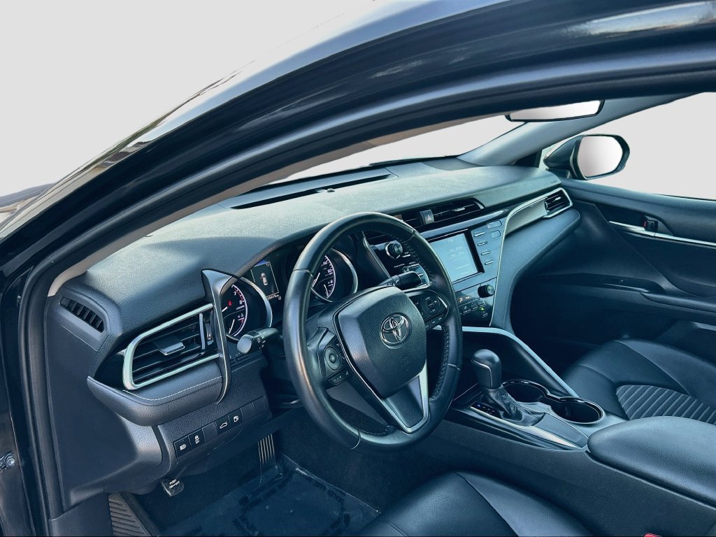 Used 2018 Toyota Camry SE FWD image 9