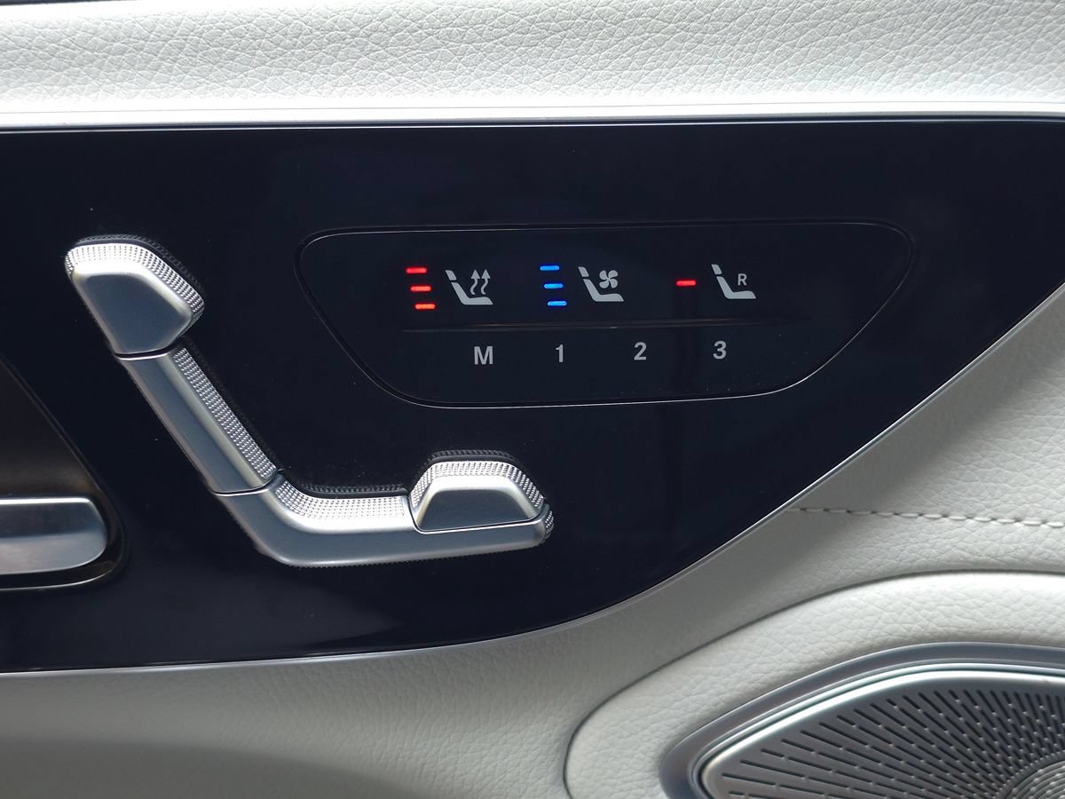 Used 2023 Mercedes-Benz EQS 580 4MATIC Sedan image 35
