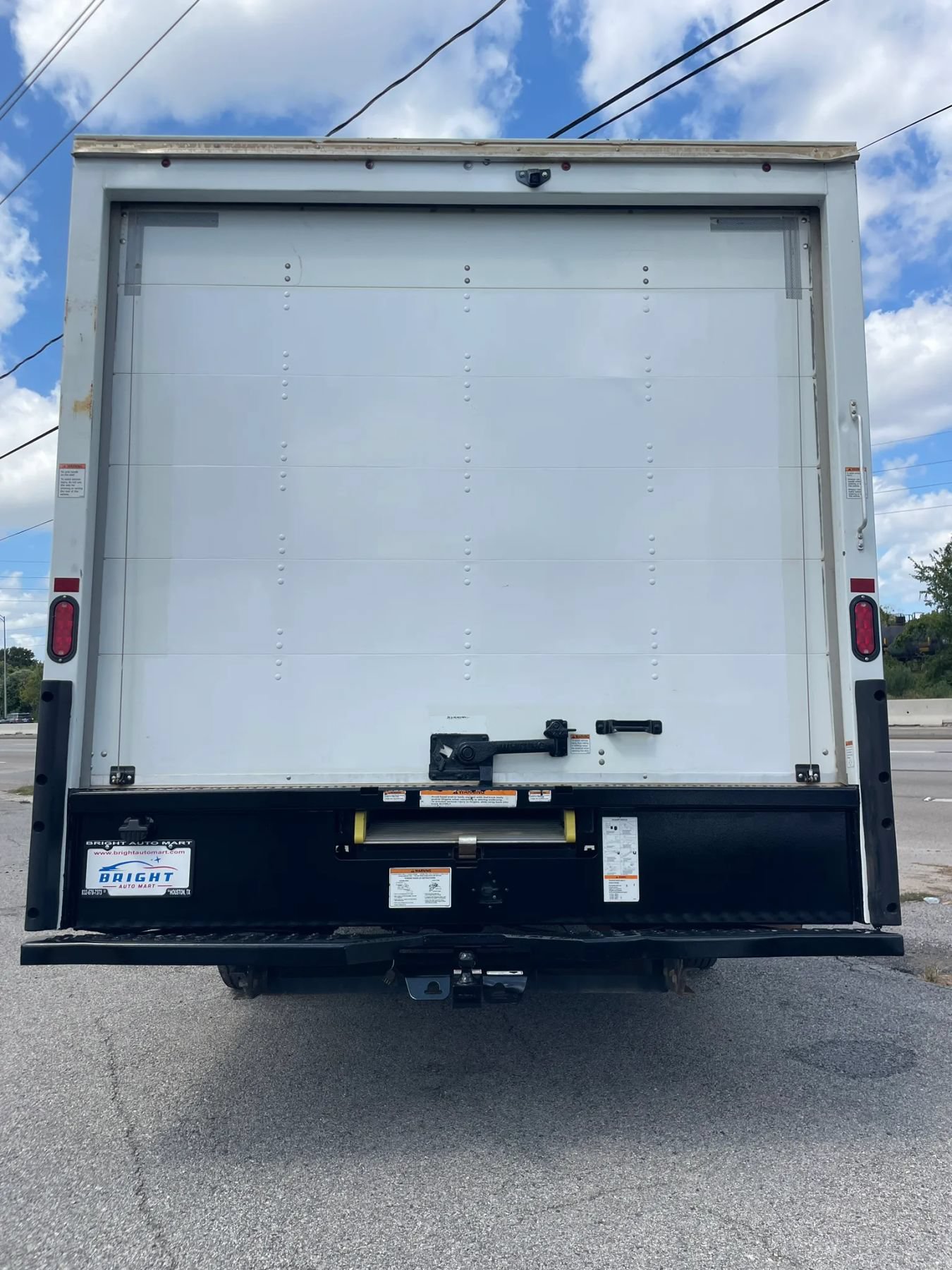 Used 2022 GMC Savana 3500 Extended w/ Power Convenience Package RWD image 5