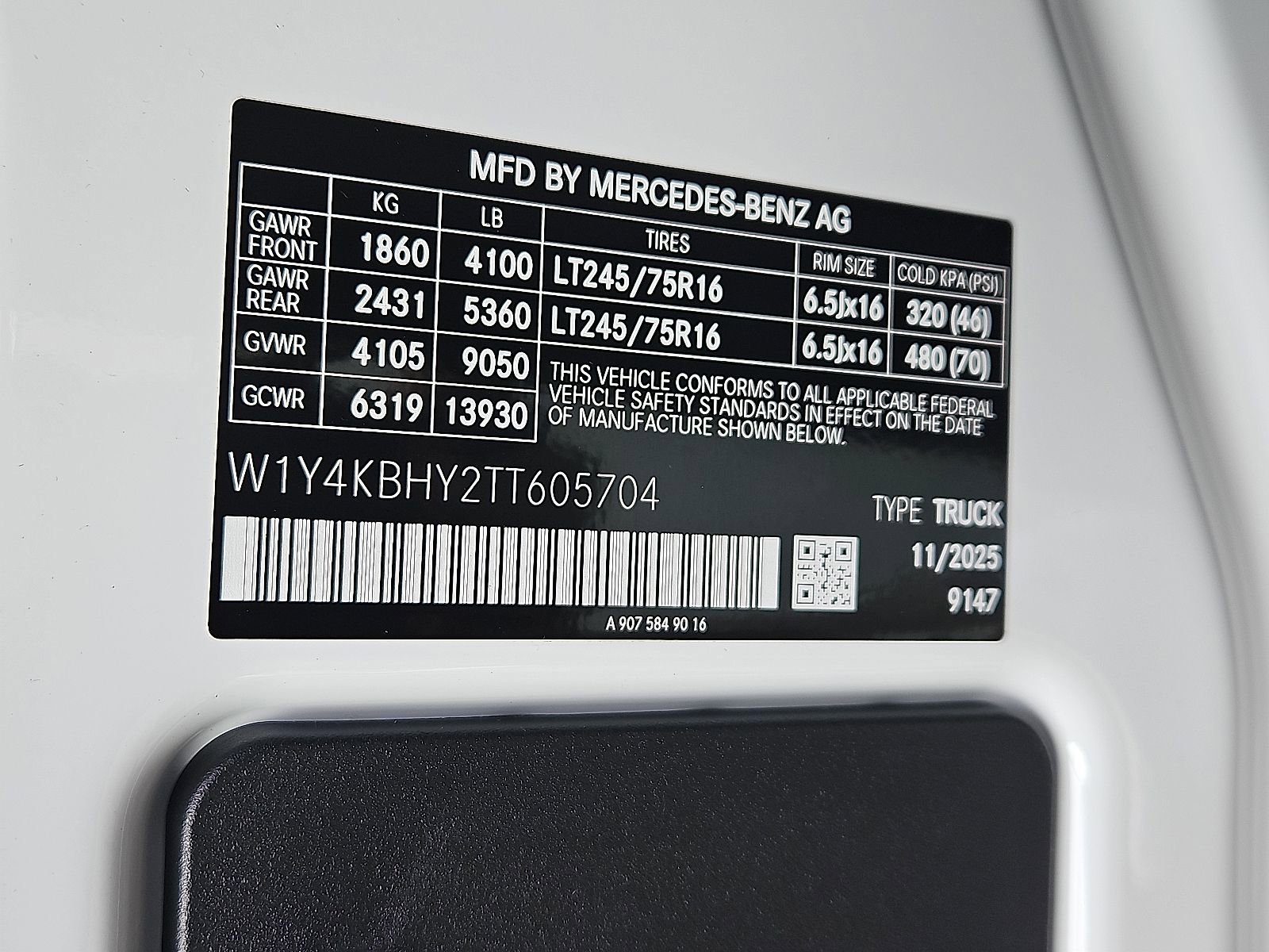 New 2026 Mercedes-Benz Sprinter 2500 image 9