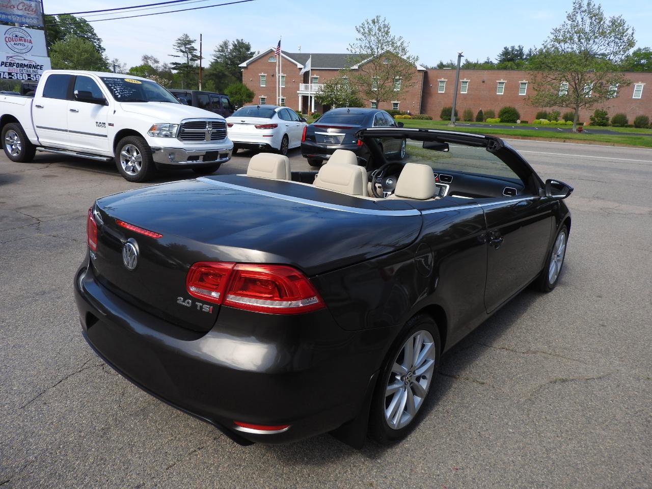 Used 2016 Volkswagen Eos Komfort FWD image 8