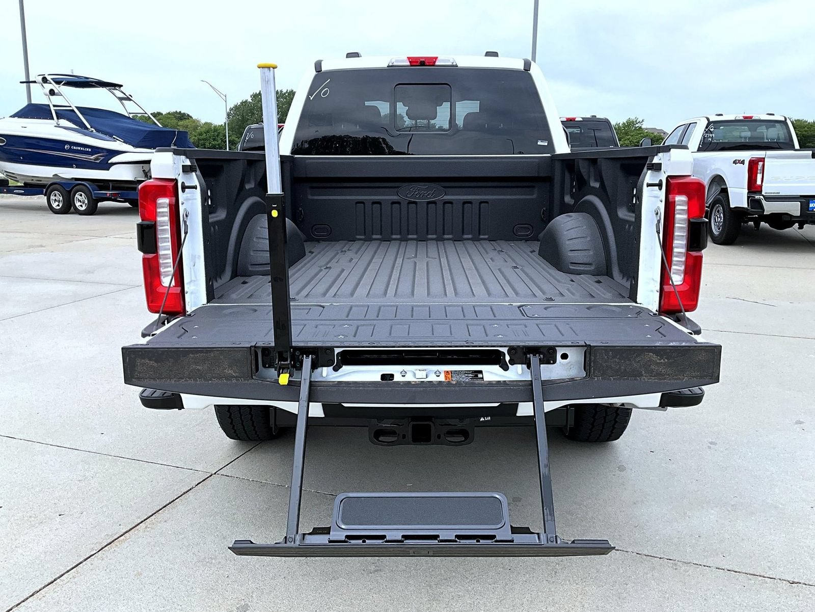 New 2026 Ford F250 Lariat w/ Black Appearance Package AWD/4WD image 15
