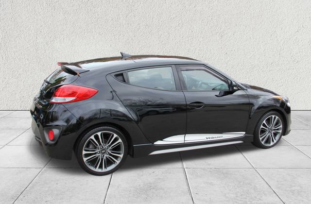Used 2017 Hyundai Veloster Turbo image 10