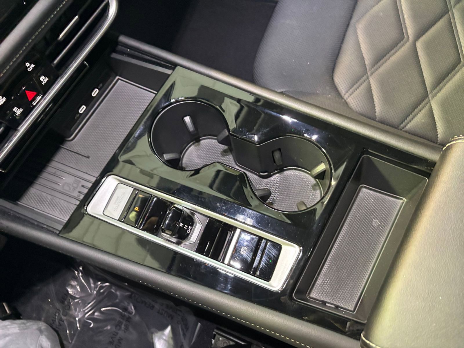 Used 2025 Volkswagen Atlas SE image 41