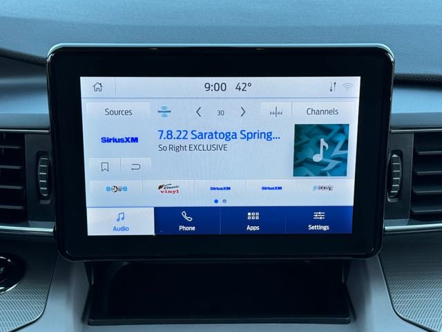 Used 2023 Ford Explorer XLT w/ Equipment Group 202A image 5