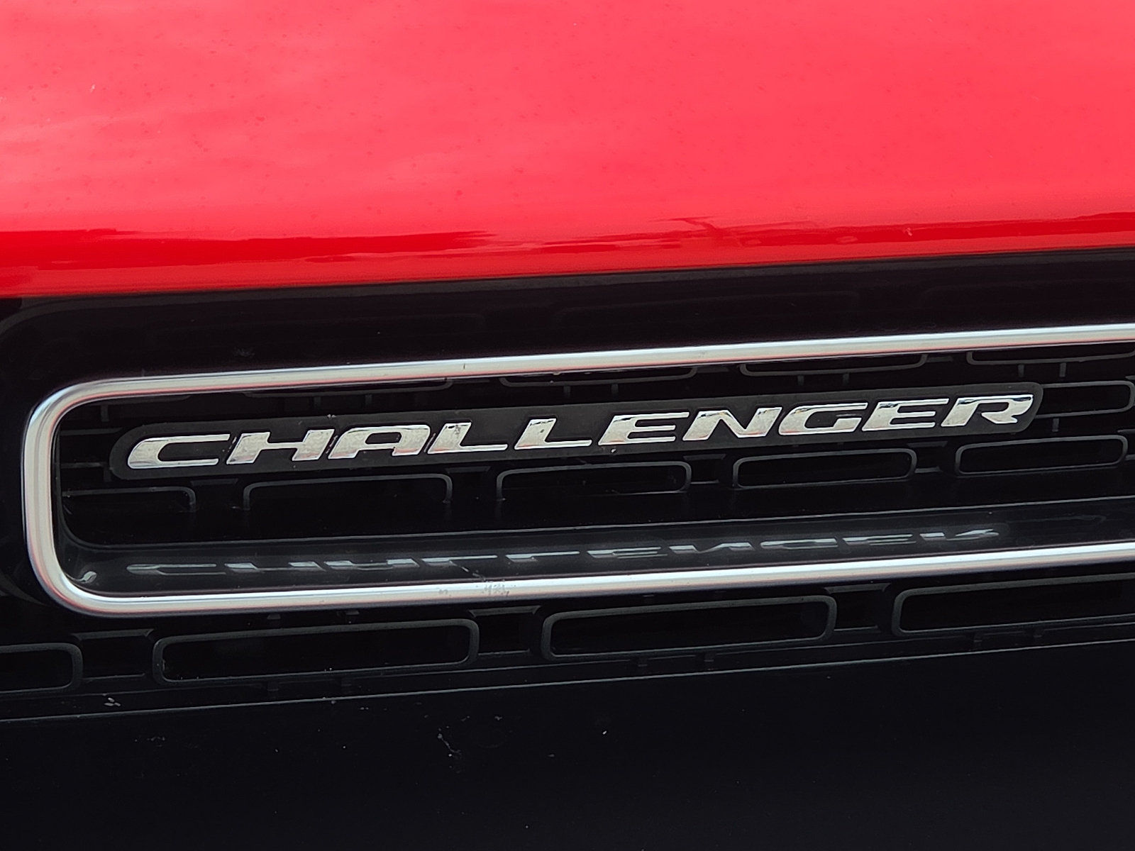 Used 2023 Dodge Challenger SXT RWD image 8