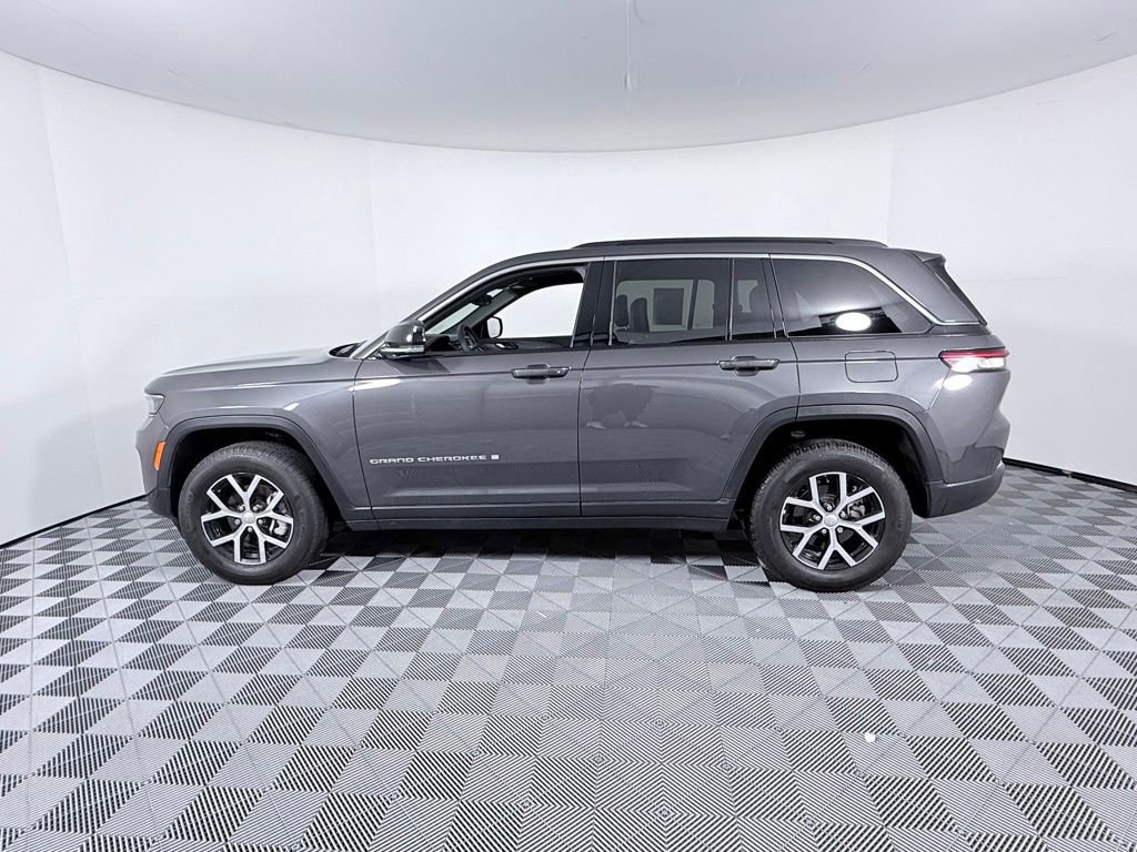 Used 2024 Jeep Grand Cherokee Limited w/ Trailer Tow Package image 7