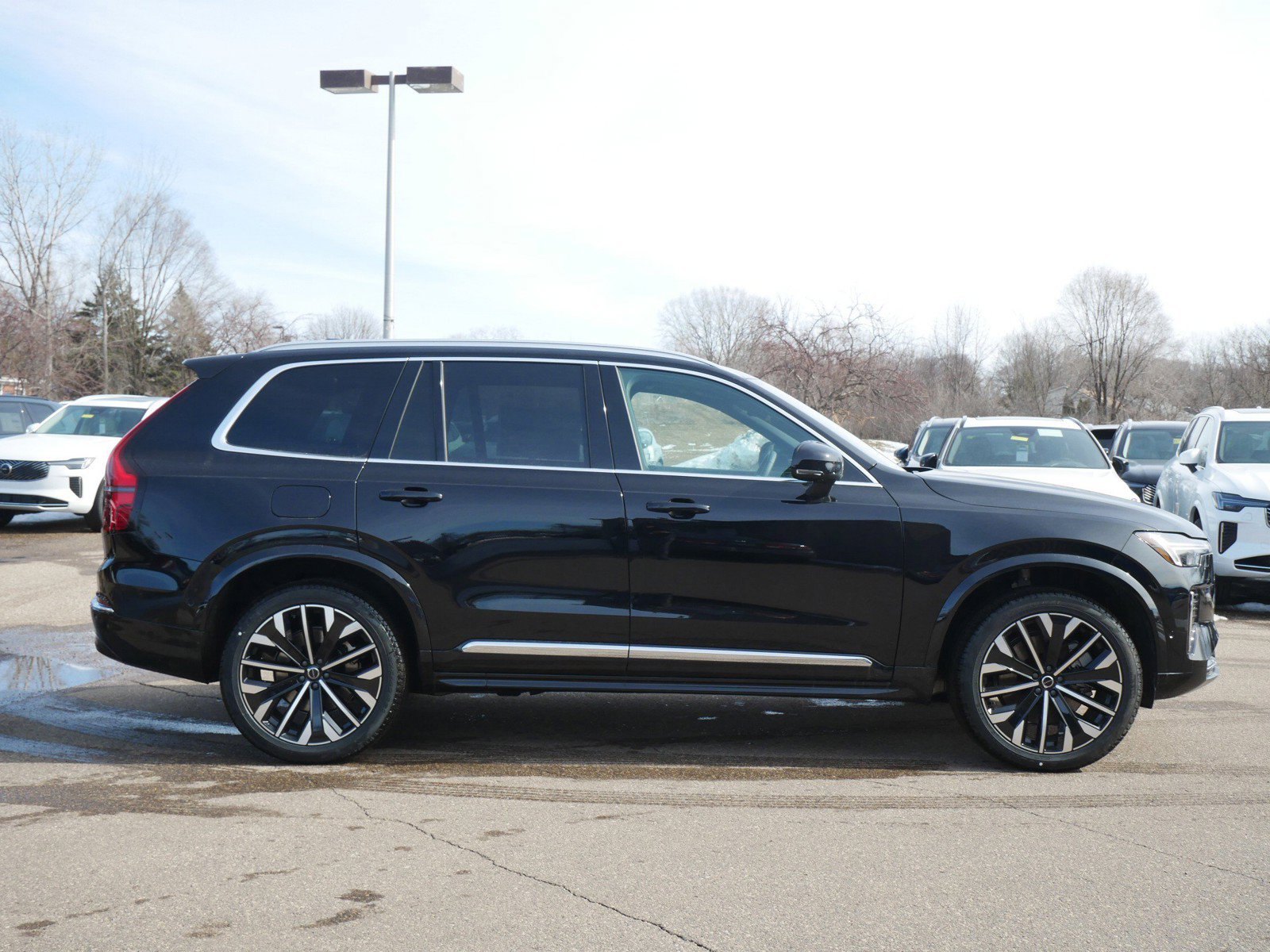 New 2026 Volvo XC90 T8 Plus w/ Protection Package Premier AWD/4WD image 2