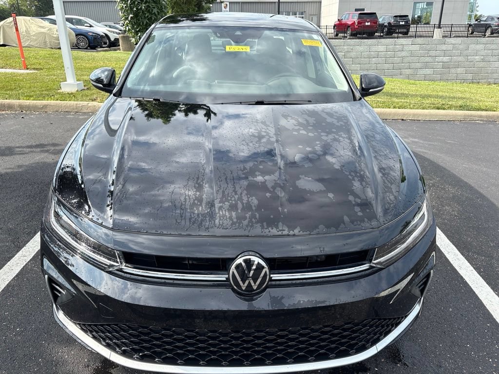 Used 2025 Volkswagen Jetta SEL FWD image 8