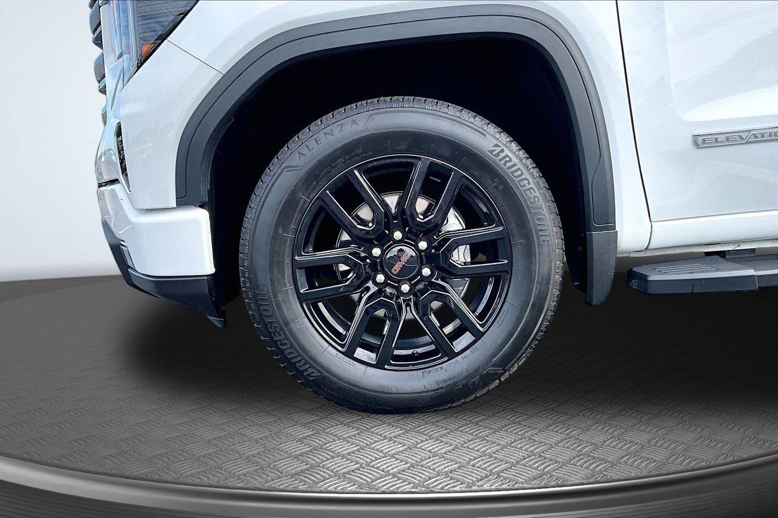 Used 2024 GMC Sierra 1500 Elevation AWD/4WD image 10