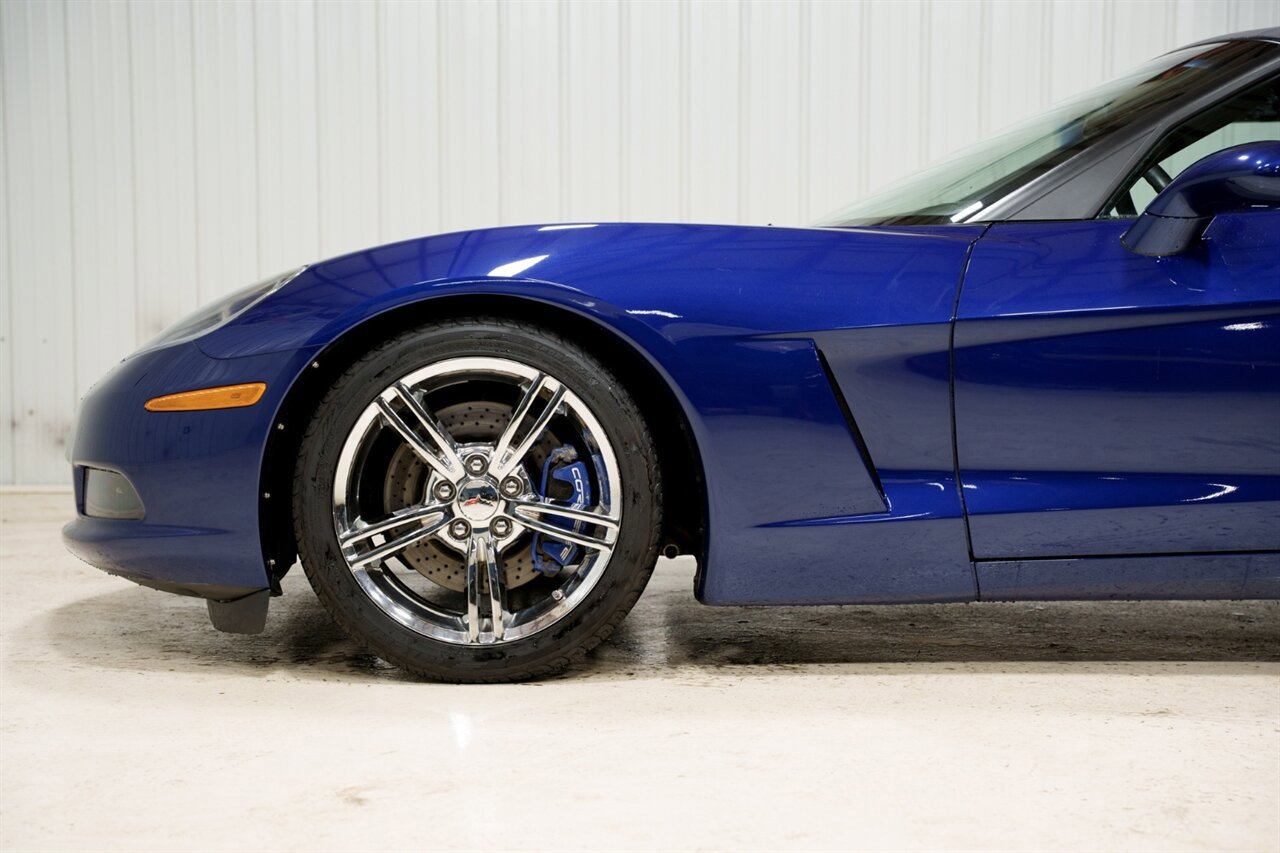 Used 2005 Chevrolet Corvette Convertible w/ Preferred Equipment Group image 3