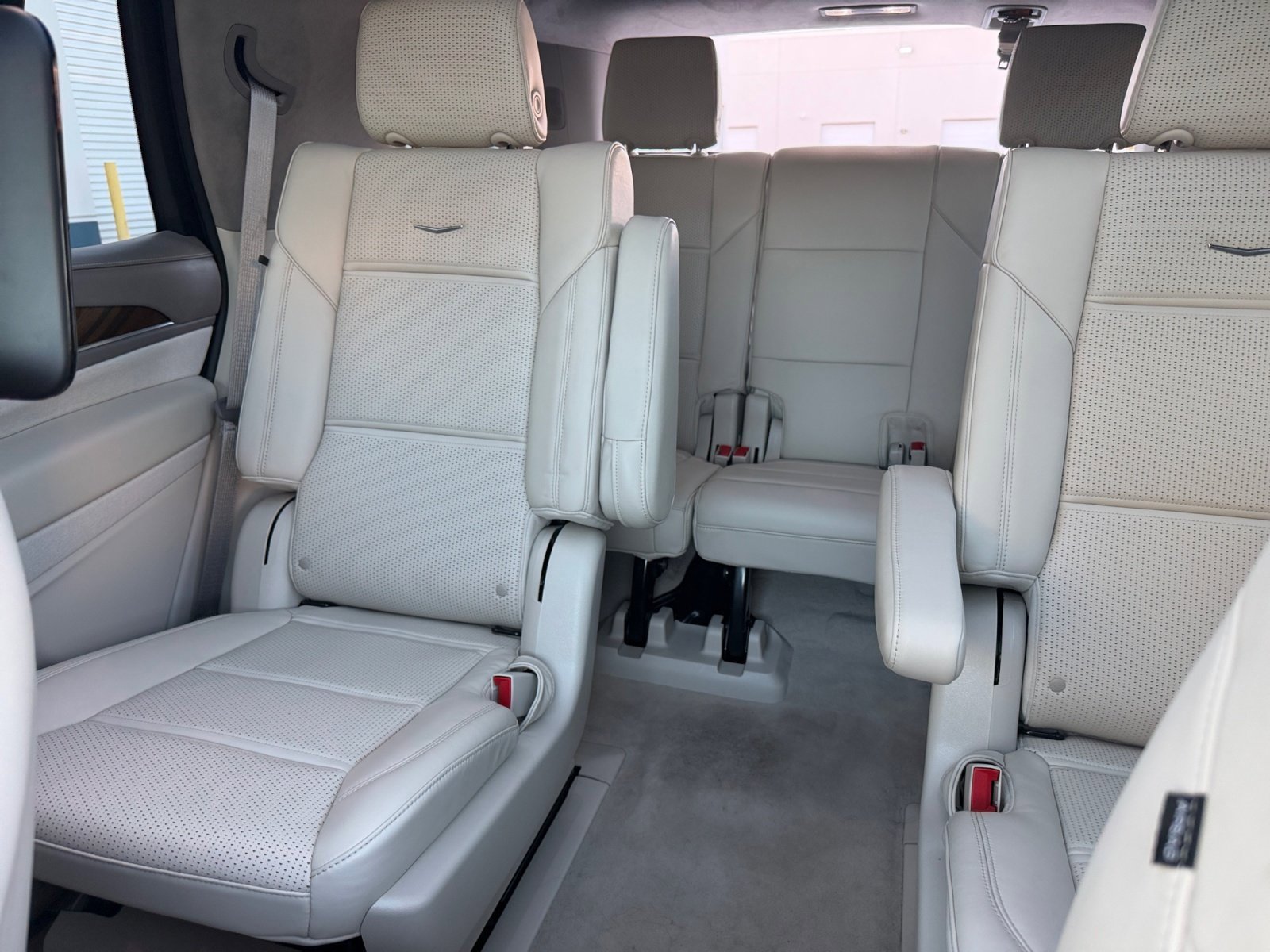 Used 2024 Cadillac Escalade Premium Luxury Platinum image 40
