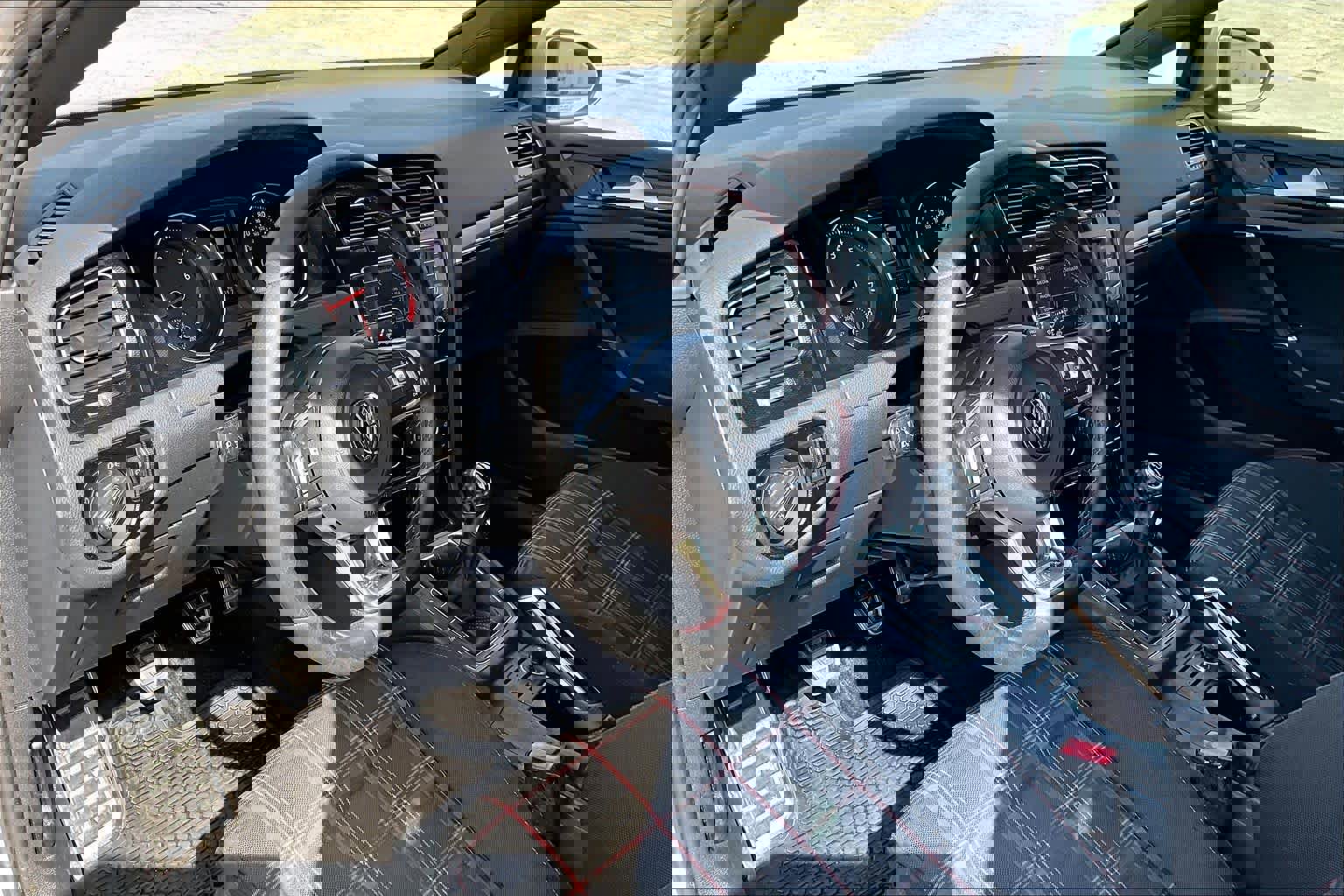 Used 2016 Volkswagen GTI S image 17