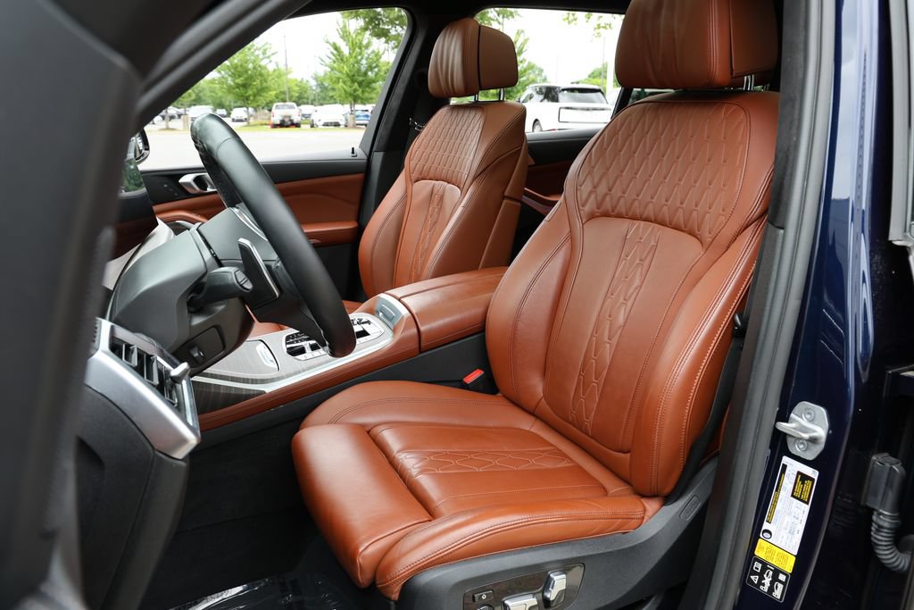 Used 2023 BMW X7 xDrive40i w/ M Sport Package AWD/4WD image 21