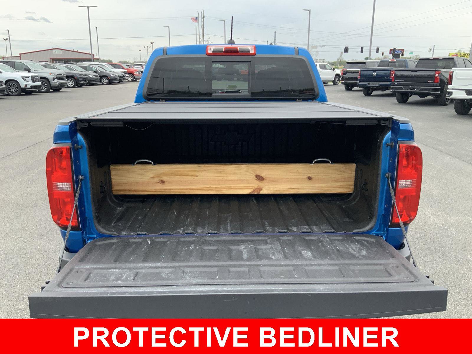 Used 2022 Chevrolet Colorado LT w/ Luxury Package image 11