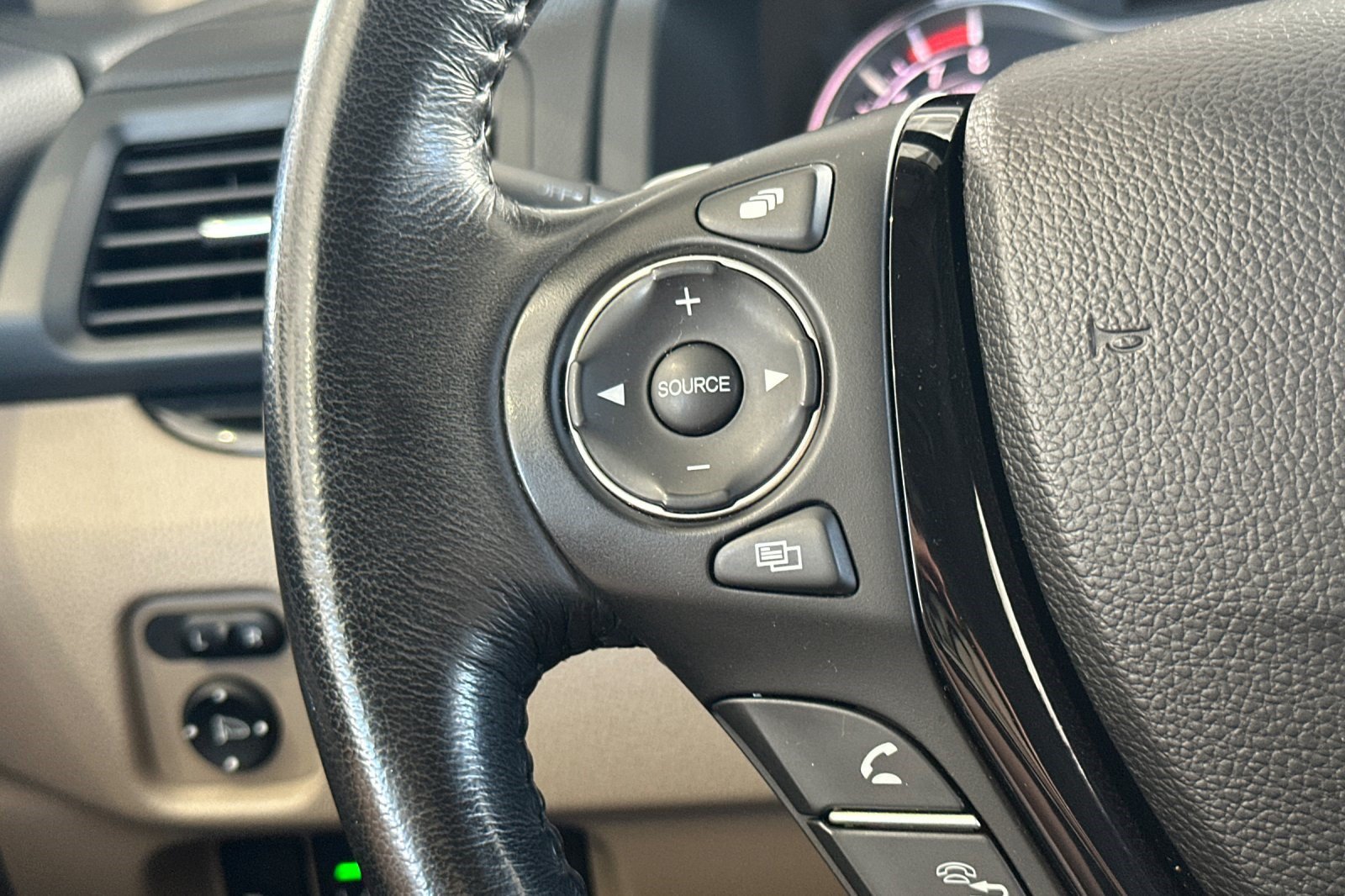 Used 2016 Honda Pilot Touring image 30