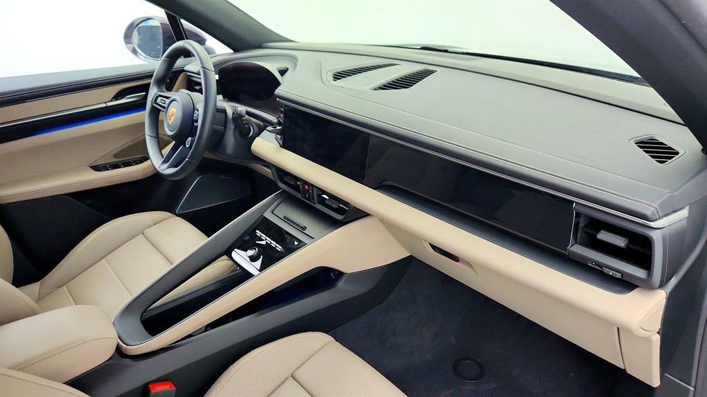 Used 2025 Porsche Macan 4S Electric image 27