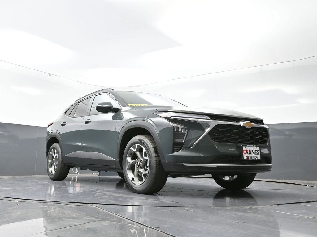 New 2025 Chevrolet Trax LT w/ Driver Confidence Package image 43