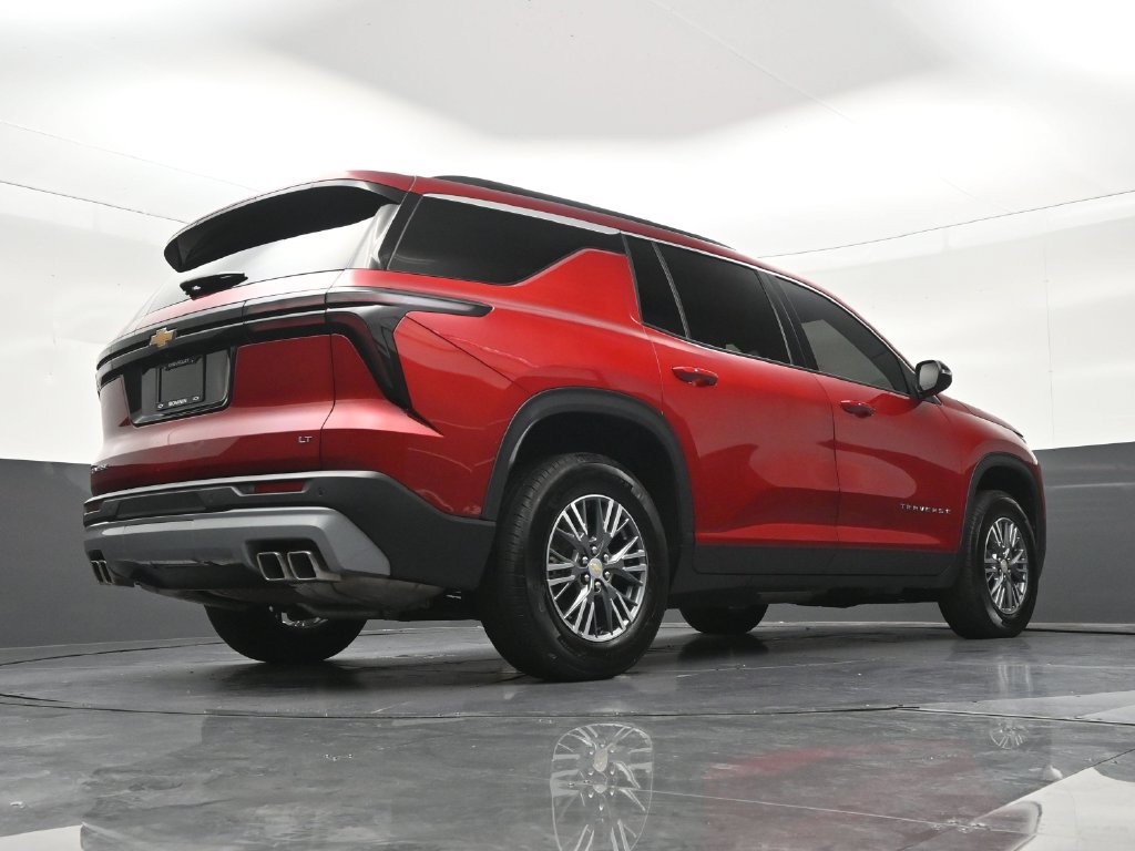 Used 2024 Chevrolet Traverse LT w/ Enhanced Driving Package FWD image 30
