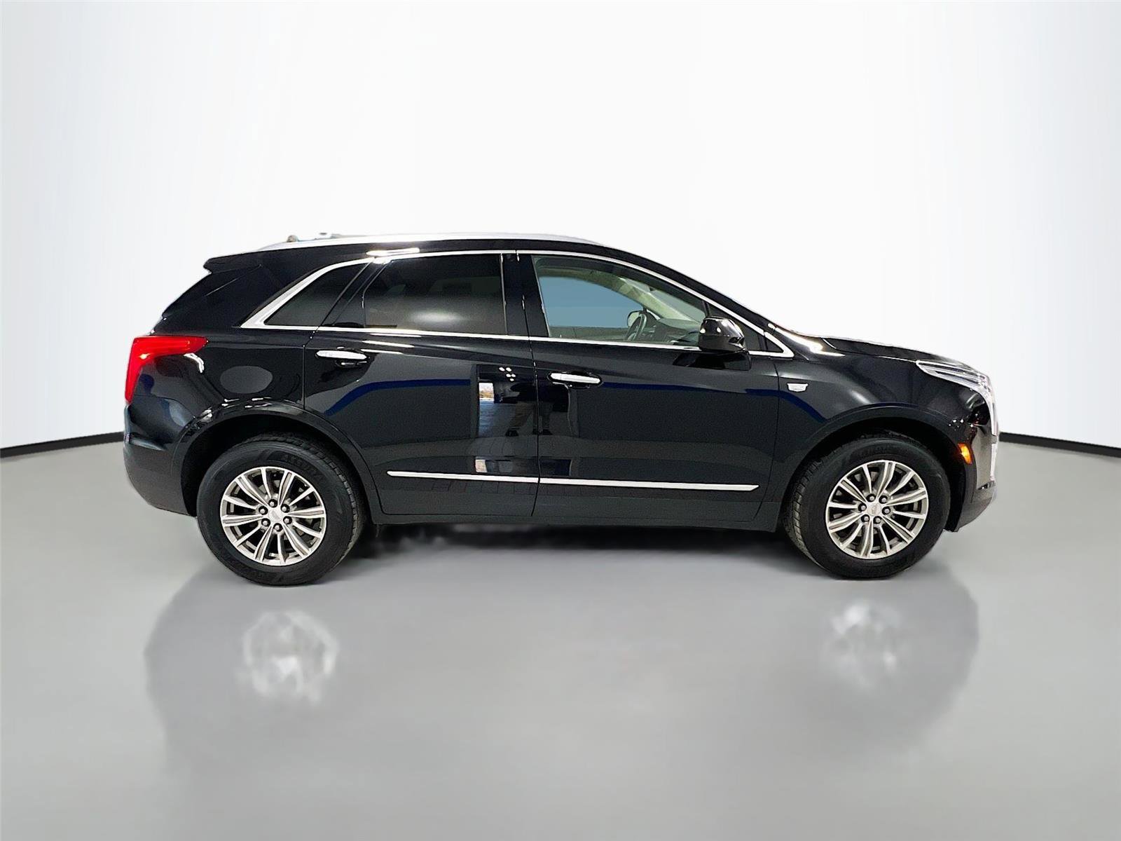 Used 2017 Cadillac XT5 Luxury image 8