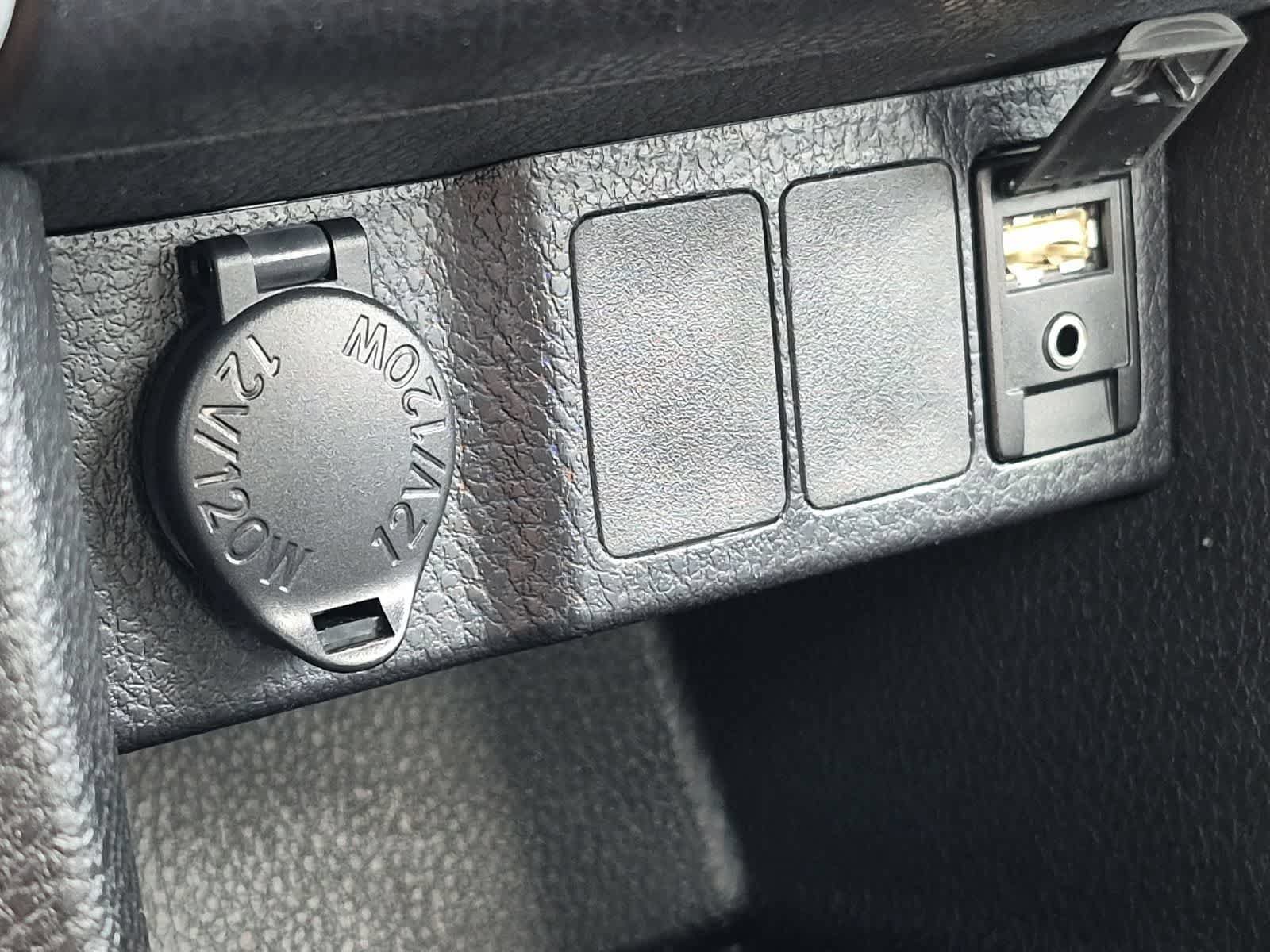 Used 2018 Toyota Corolla LE FWD image 30
