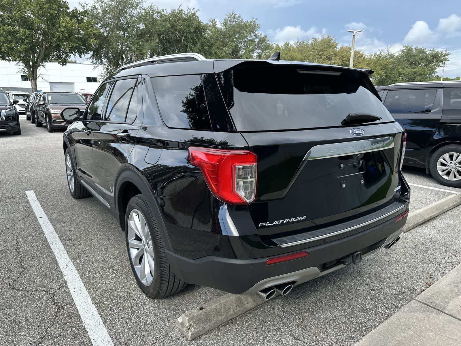 Used 2023 Ford Explorer Platinum w/ Technology Package AWD/4WD image 6